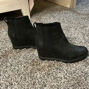 Sorel wedge boot